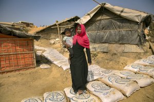 Bangladesh - Róhingjakonur og - börn í flóttamannabúðum
