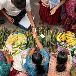 Konur bera byrðina af ólaunuðum umönnununarstörfum