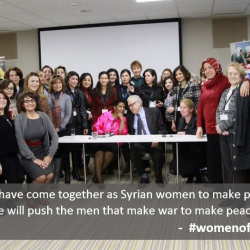 Sýrlenskar konur krefjast friðar í heimalandi sínu