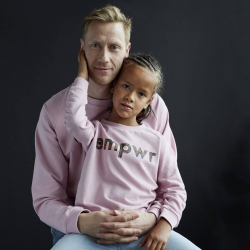 Ný empwr peysa til styrktar Róhingjakonum