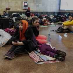Metfjöldi á flótta vegna átaka og loftslagsbreytinga