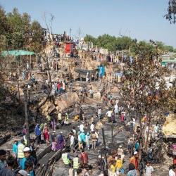 Annar eldsvoði ársins í stærstu flóttamannabúðum heims