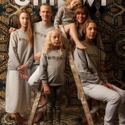 Empwr peysa til styrktar konum á flótta